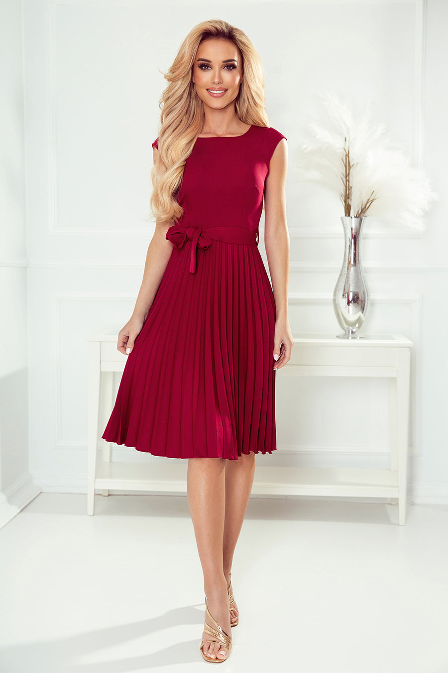 Numoco 311-11 LILA Pleated dress with short sleeves - color burgundy-2